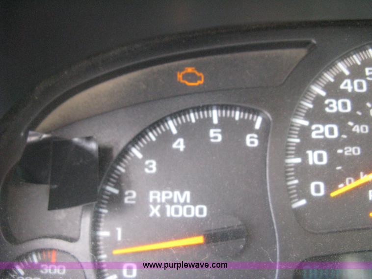 image for item H5398 2006 Chevrolet Silverado 2500HD pickup truck