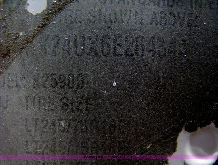 image for item H5398 2006 Chevrolet Silverado 2500HD pickup truck