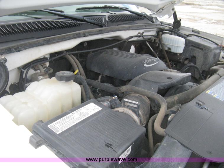 image for item H5398 2006 Chevrolet Silverado 2500HD pickup truck