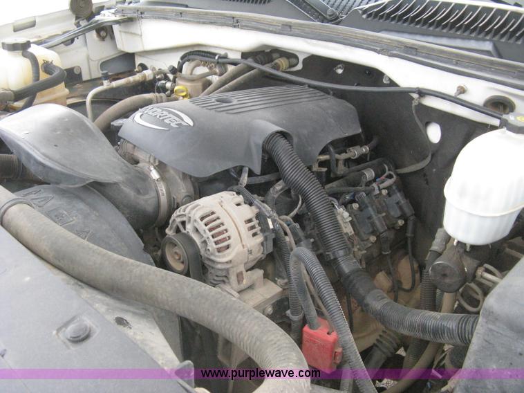 image for item H5398 2006 Chevrolet Silverado 2500HD pickup truck