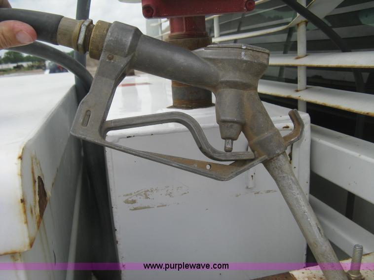 image for item H5398 2006 Chevrolet Silverado 2500HD pickup truck