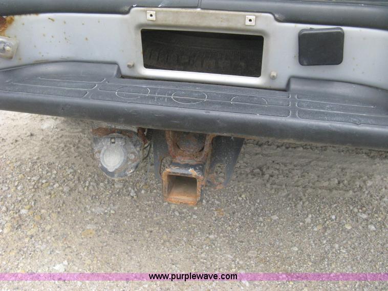 image for item H5398 2006 Chevrolet Silverado 2500HD pickup truck