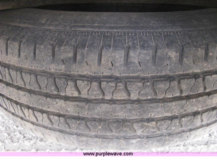 image for item H5398 2006 Chevrolet Silverado 2500HD pickup truck