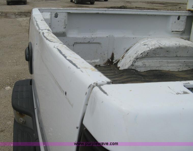 image for item H5398 2006 Chevrolet Silverado 2500HD pickup truck