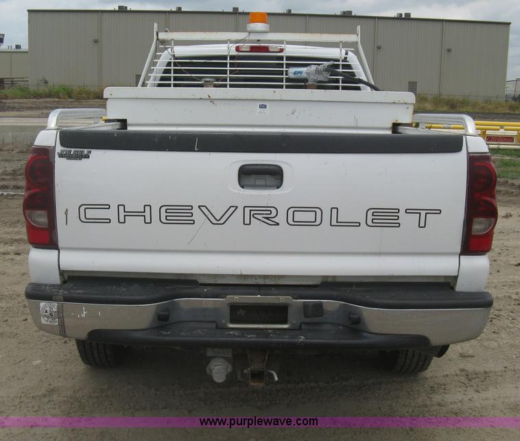 image for item H5400 2003 Chevrolet Silverado 2500HD pickup truck