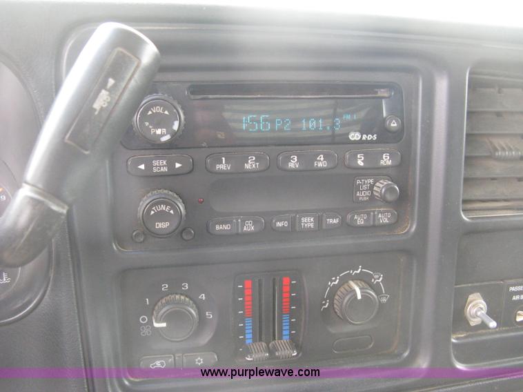 image for item H5400 2003 Chevrolet Silverado 2500HD pickup truck