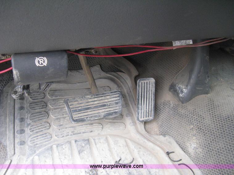 image for item H5400 2003 Chevrolet Silverado 2500HD pickup truck