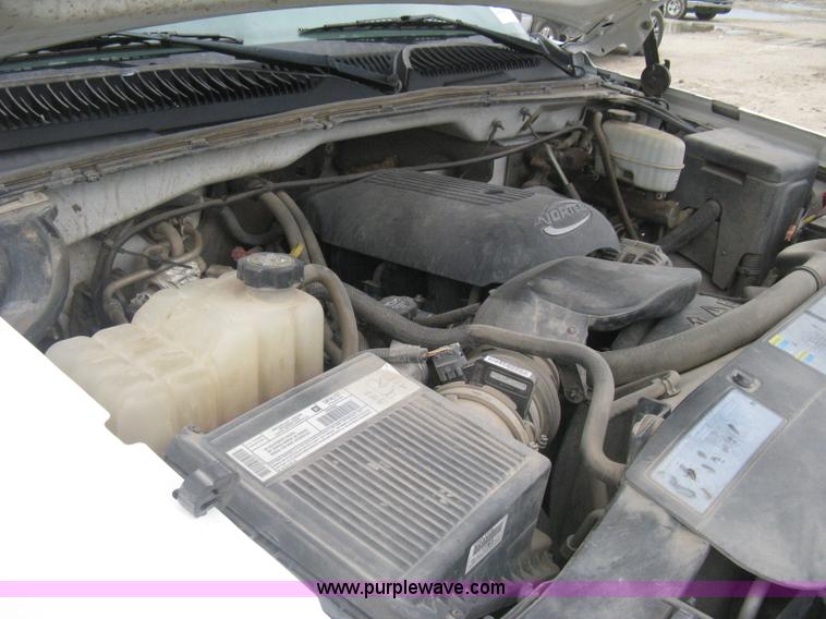 image for item H5400 2003 Chevrolet Silverado 2500HD pickup truck