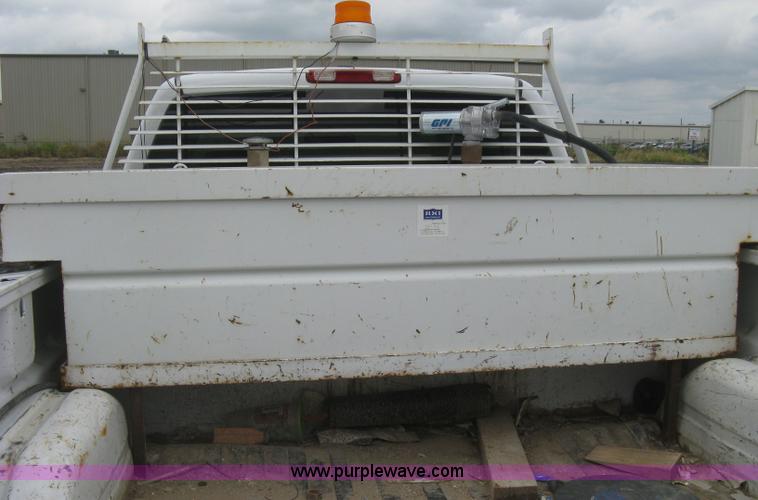 image for item H5400 2003 Chevrolet Silverado 2500HD pickup truck