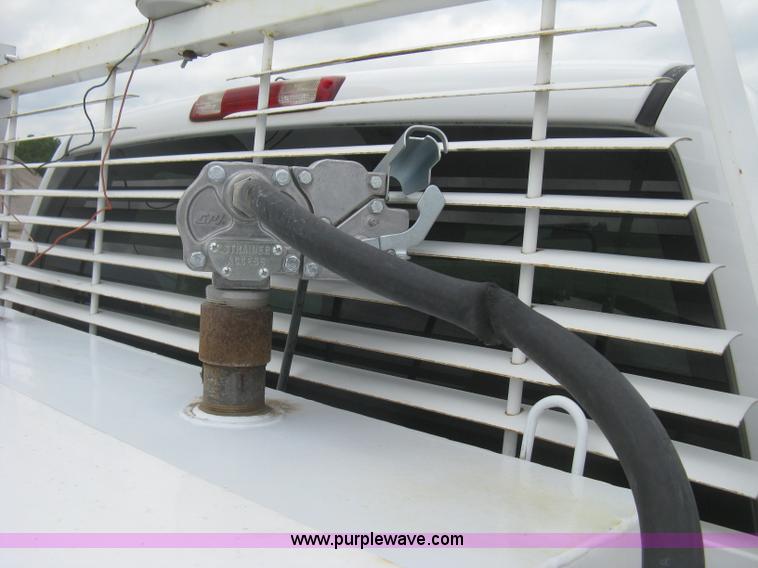 image for item H5400 2003 Chevrolet Silverado 2500HD pickup truck