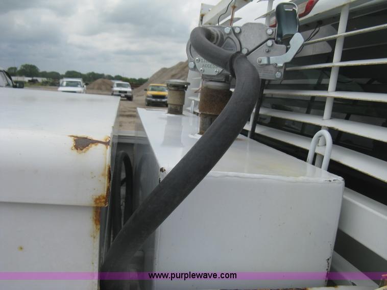 image for item H5400 2003 Chevrolet Silverado 2500HD pickup truck