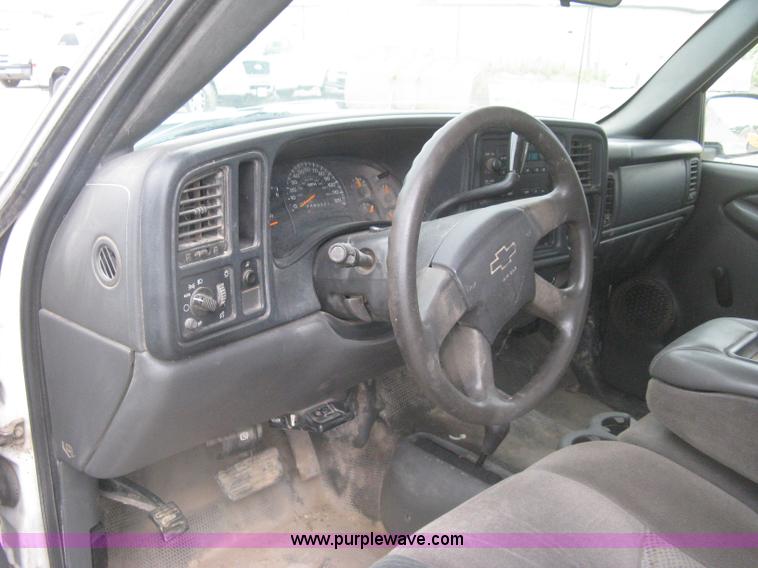 image for item H5404 2006 Chevrolet Silverado 2500HD Ext. Cab pickup truck