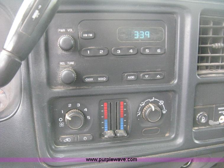 image for item H5404 2006 Chevrolet Silverado 2500HD Ext. Cab pickup truck