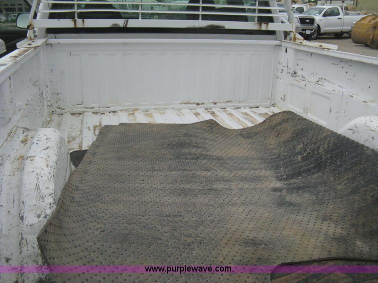 image for item H5404 2006 Chevrolet Silverado 2500HD Ext. Cab pickup truck