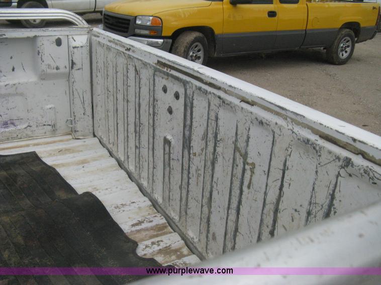 image for item H5404 2006 Chevrolet Silverado 2500HD Ext. Cab pickup truck