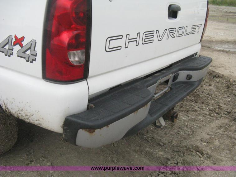 image for item H5404 2006 Chevrolet Silverado 2500HD Ext. Cab pickup truck