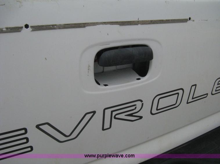 image for item H5404 2006 Chevrolet Silverado 2500HD Ext. Cab pickup truck