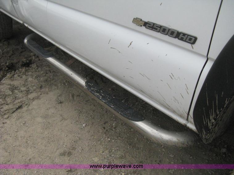 image for item H5404 2006 Chevrolet Silverado 2500HD Ext. Cab pickup truck