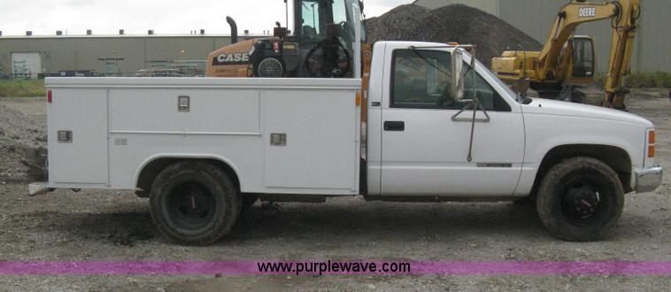 image for item H5406 1997 GMC Sierra 3500 SL service truck
