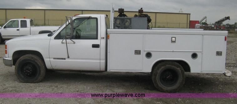 image for item H5406 1997 GMC Sierra 3500 SL service truck
