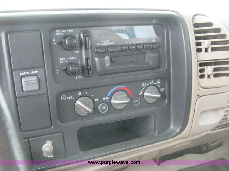 image for item H5406 1997 GMC Sierra 3500 SL service truck