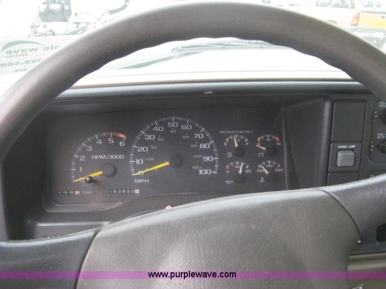 image for item H5406 1997 GMC Sierra 3500 SL service truck