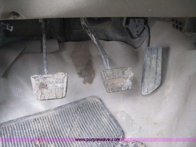 image for item H5406 1997 GMC Sierra 3500 SL service truck