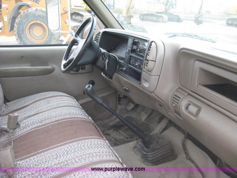 image for item H5406 1997 GMC Sierra 3500 SL service truck