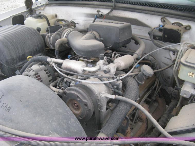 image for item H5406 1997 GMC Sierra 3500 SL service truck