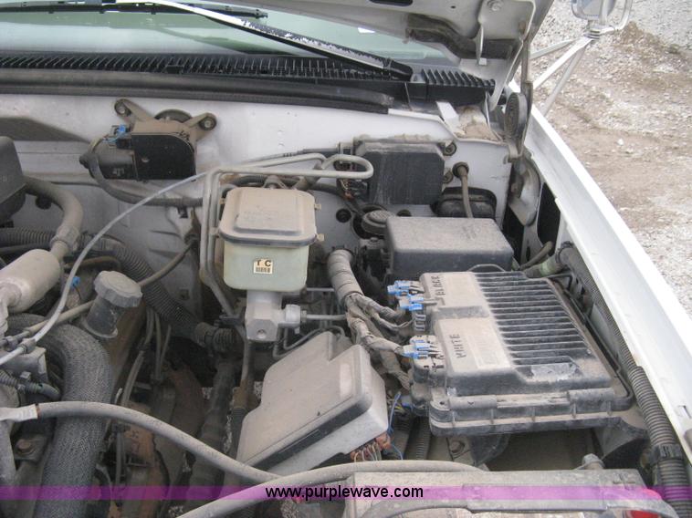 image for item H5406 1997 GMC Sierra 3500 SL service truck