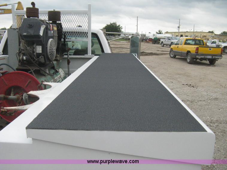 image for item H5406 1997 GMC Sierra 3500 SL service truck