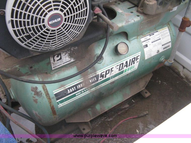 image for item H5406 1997 GMC Sierra 3500 SL service truck