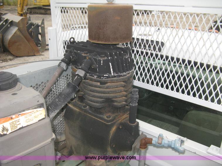 image for item H5406 1997 GMC Sierra 3500 SL service truck