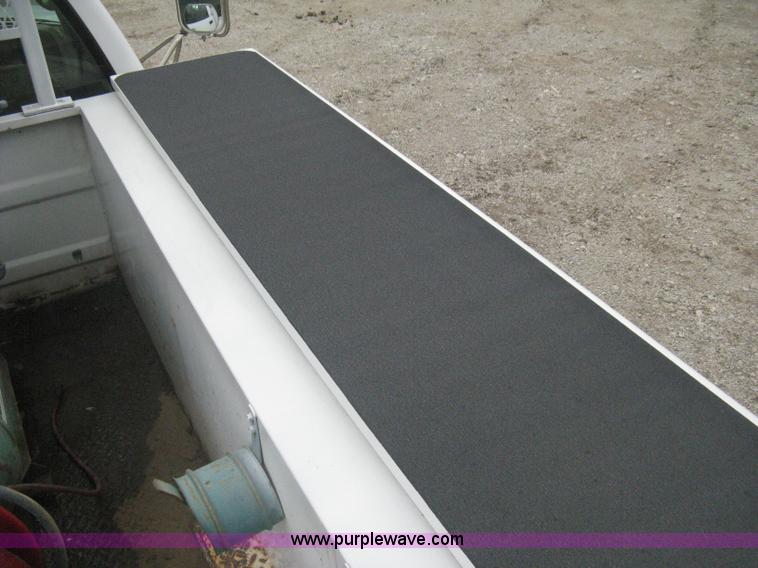 image for item H5406 1997 GMC Sierra 3500 SL service truck