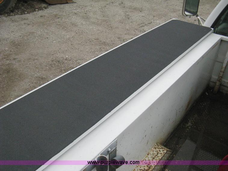 image for item H5406 1997 GMC Sierra 3500 SL service truck