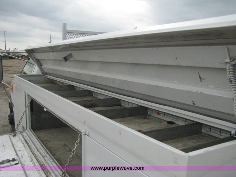 image for item H5406 1997 GMC Sierra 3500 SL service truck