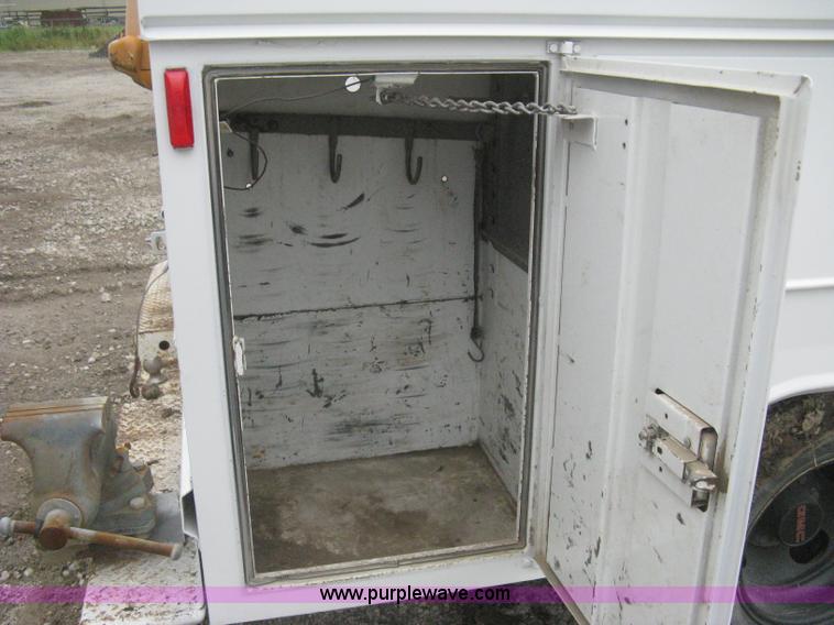 image for item H5406 1997 GMC Sierra 3500 SL service truck