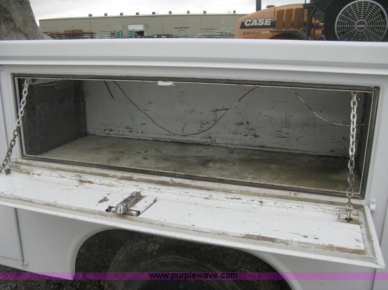 image for item H5406 1997 GMC Sierra 3500 SL service truck