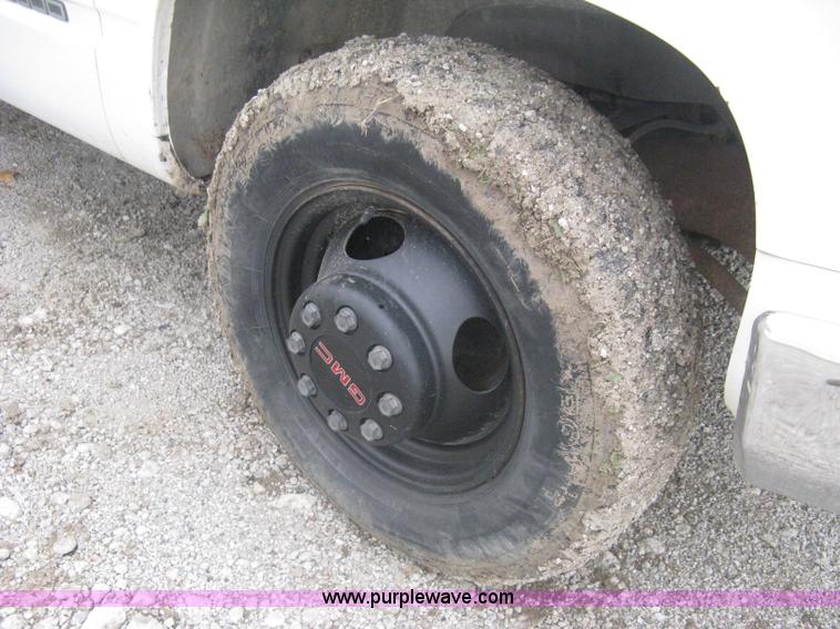 image for item H5406 1997 GMC Sierra 3500 SL service truck