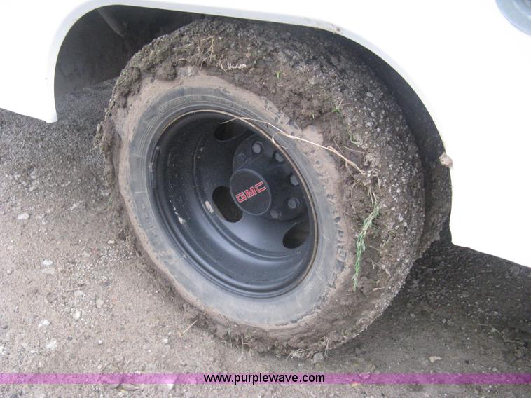 image for item H5406 1997 GMC Sierra 3500 SL service truck