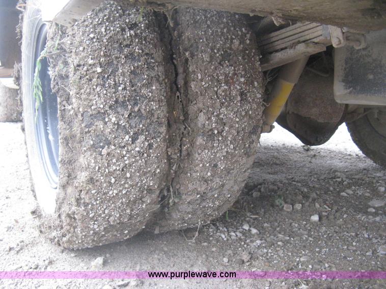 image for item H5406 1997 GMC Sierra 3500 SL service truck