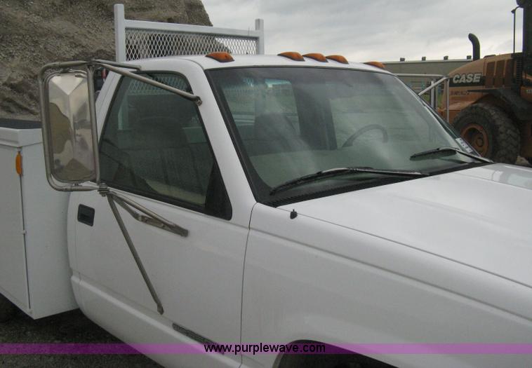 image for item H5406 1997 GMC Sierra 3500 SL service truck
