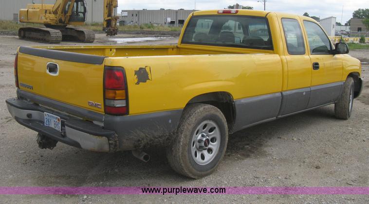 image for item H5411 2006 GMC Sierra 1500 Ext. Cab pickup truck