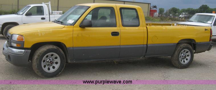 image for item H5411 2006 GMC Sierra 1500 Ext. Cab pickup truck