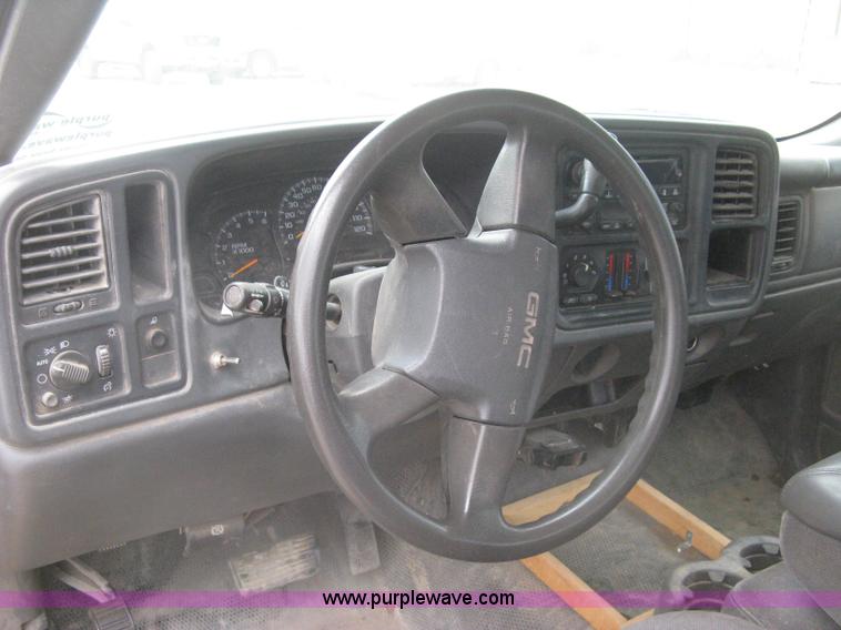 image for item H5411 2006 GMC Sierra 1500 Ext. Cab pickup truck