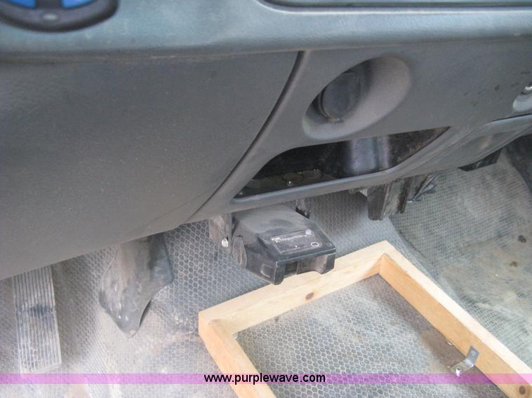 image for item H5411 2006 GMC Sierra 1500 Ext. Cab pickup truck