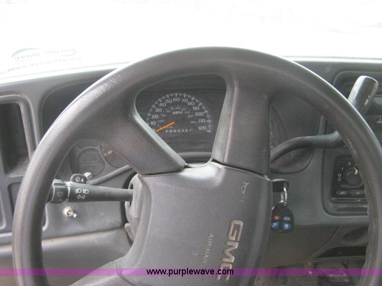 image for item H5411 2006 GMC Sierra 1500 Ext. Cab pickup truck