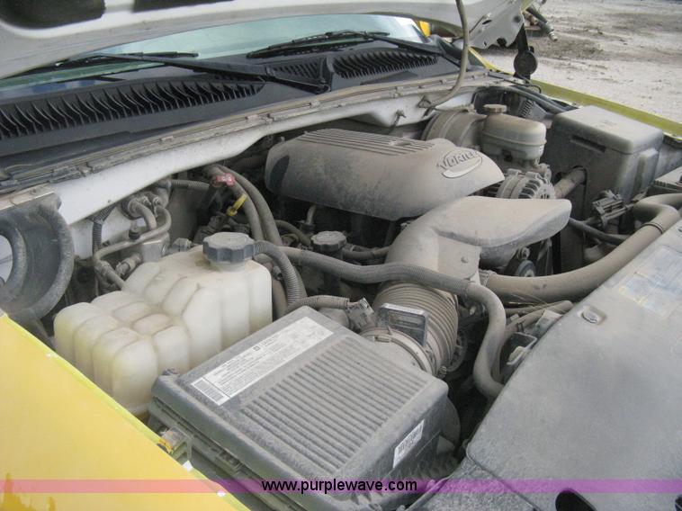 image for item H5411 2006 GMC Sierra 1500 Ext. Cab pickup truck