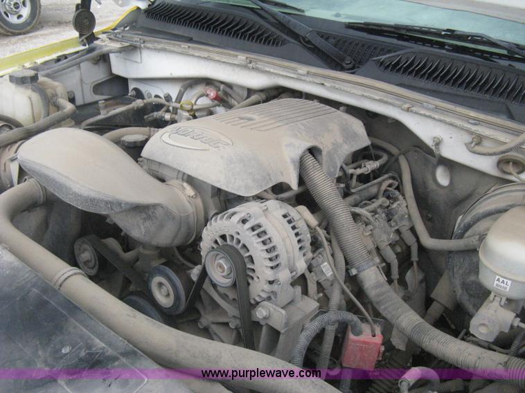 image for item H5411 2006 GMC Sierra 1500 Ext. Cab pickup truck