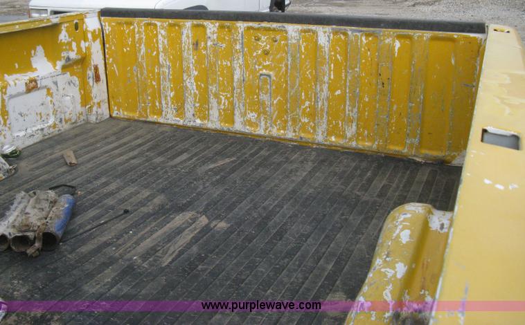 image for item H5411 2006 GMC Sierra 1500 Ext. Cab pickup truck